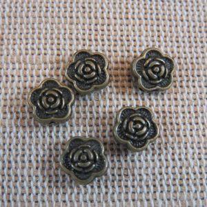 Perles fleur gravé bronze 7mm intercalaire – lot de 25