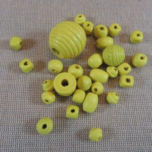 Perles en bois jaune différentes formes – lot de 30