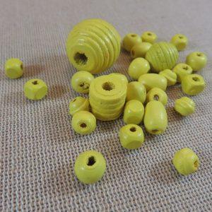 Perles en bois jaune différentes formes – lot de 30