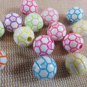Perles ballon de football 10mm acrylique multicolore – lot de 10