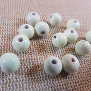 Perles en bois vert clair 7mm – lot de 15