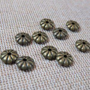 Perles soucoupe fleur bronze 7mm en métal – lot de 20