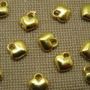 Pendentifs cœur doré 8mm petite breloque – lot de 10