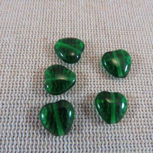 Perles cœur vert 10mm en verre – lot de 10