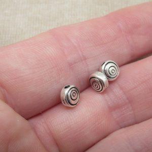 Perles gravé cercle spirale argenté 6mm en métal – lot de 10