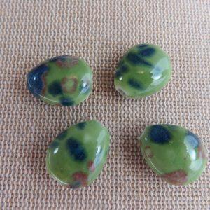 Perles goutte céramique verte tacheté 17mm – lot de 4