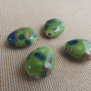 Perles goutte céramique verte tacheté 17mm – lot de 4