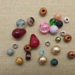 Assortiment de perles verre bois métal pour création bijoux – lot de 25