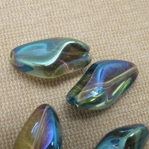Grande perles de verre irrégulière 23x13mm effet aurore boréale – lot de 4