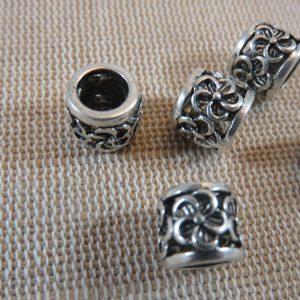 Perles colonne gravé fleur ajouré argenté en métal – lot de 5