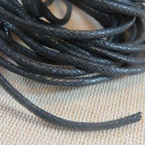Cordon coton ciré noir 2mm – vendu par 5 mètres
