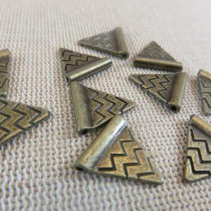 Perles triangle gravé vague bronze antique 14mm – lot de 10
