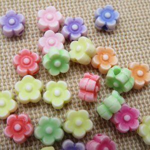 Perles fleur pastel 7mm hippie en acrylique – lot de 20