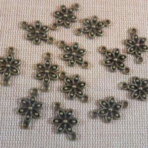 Pendentifs connecteur fleur bronze 18x10mm en métal – lot de 10