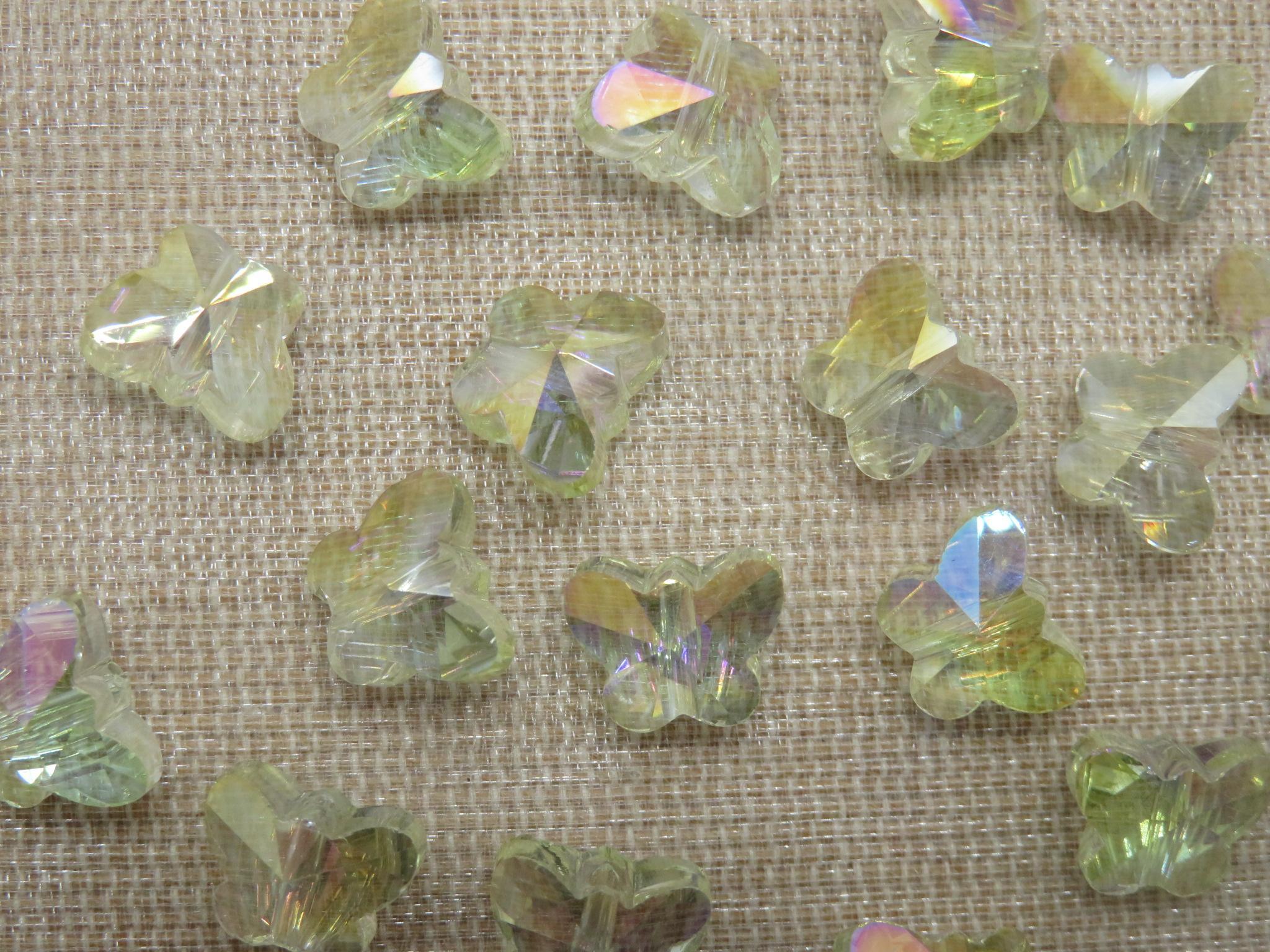 Perles papillon en verre jaune translucide 10x8mm - lot de 10