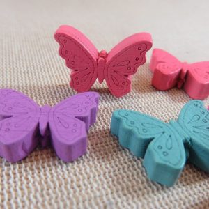 Perles papillon en bois multicolore 25x19mm – lot de 10