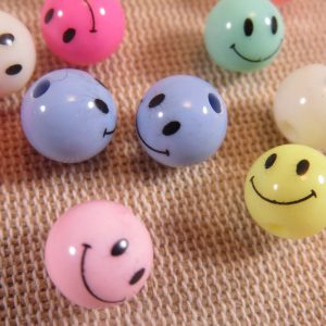 Perles Smile multicolore 10mm ronde en acrylique – lot de 20