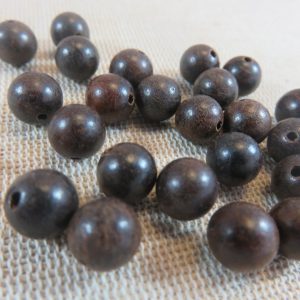 Perles en bois 8mm marron foncé ronde – lot de 20