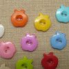 Boutons pomme acrylique 13mm multicolore - lot de 10