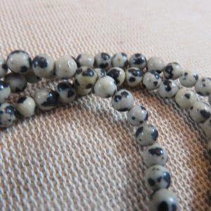 Perles Jaspe Dalmatien 4mm ronde – lot de 10 pierre de gemme