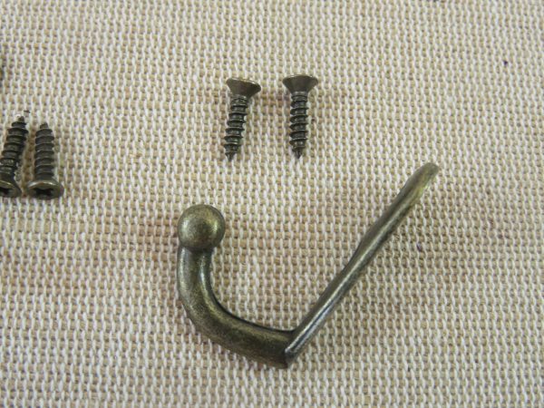 Patère style rétro ancien - un crochet bronze effet vintage pour clés, serviettes, torchons