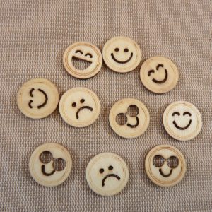 Cabochons en bois Emoji smiley 18mm scrapbooking – lot de 10