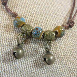 Bracelet Bohème bleu perles céramique et clochette – bijoux femme