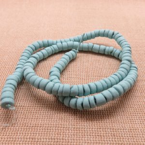 Perles rondelle bleu clair heishi bois noix de coco 6mm – lot de 25