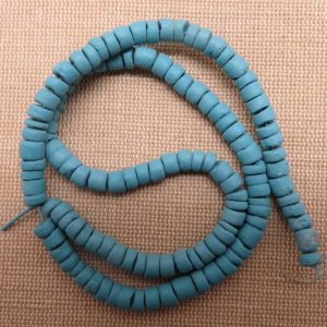 Perles rondelle bleu heishi bois noix de coco 6mm – lot de 25