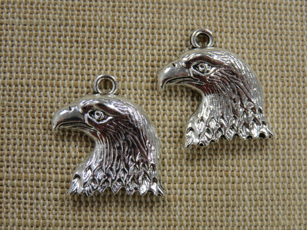 Pendentifs Tête d'Aigle argenté, pendentif aigle argenté, breloque en métal dimension 22mm x 20mm, création bijoux collier
