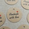 Étiquettes kraft emballage cadeaux "Handmade with Love" avec cœur