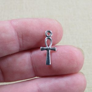 Breloque croix Ankh argenté en métal 18mm – lot de 2