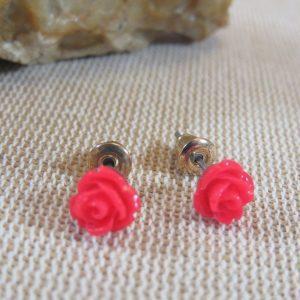 Puces d’oreille fleur rouge bijoux femme