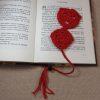 Marque-pages granny rouge crocheté - bijoux de livre