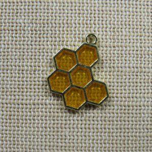 Pendentif ruche abeille doré émaillé miel 21x17mm
