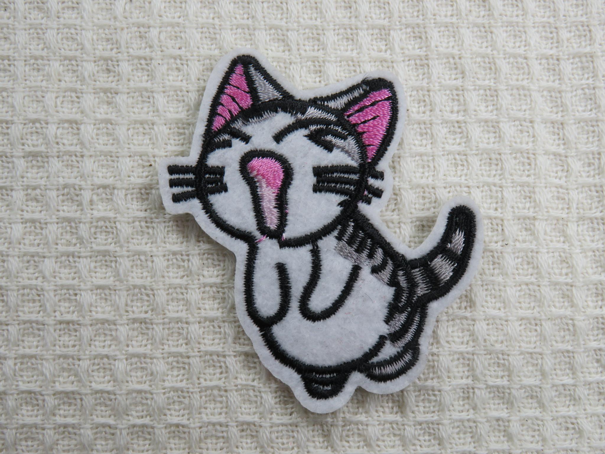 Patch chat manga kawaii thermocollant écusson chat brodé