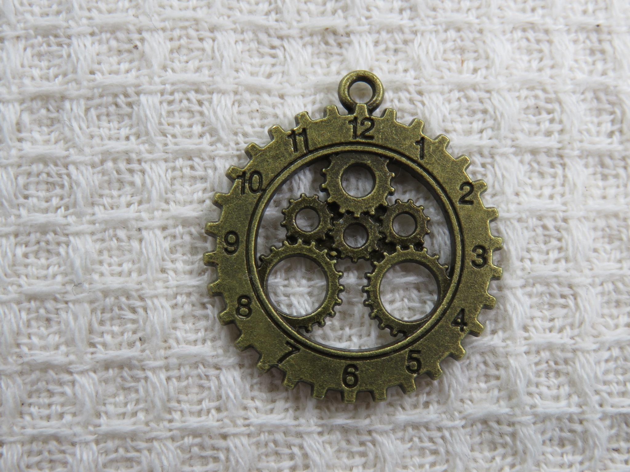 Pendentif horloge bronze Steampunk engrenage 28mm en métal