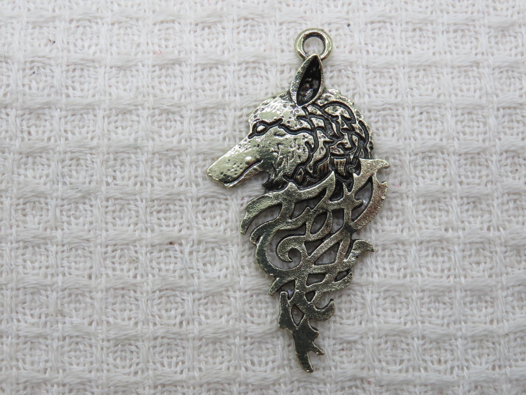 Pendentif loup nœud celtique métal bronze 45mm